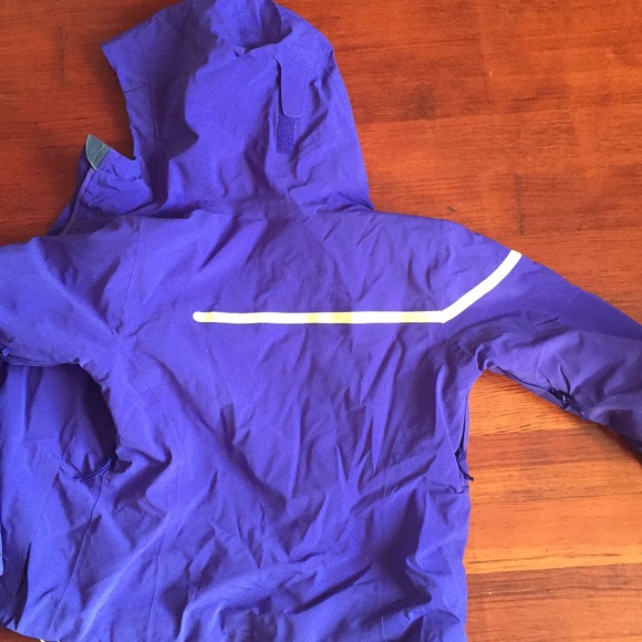 Medium Columbia Snow Jacket - Picture 6 of 7